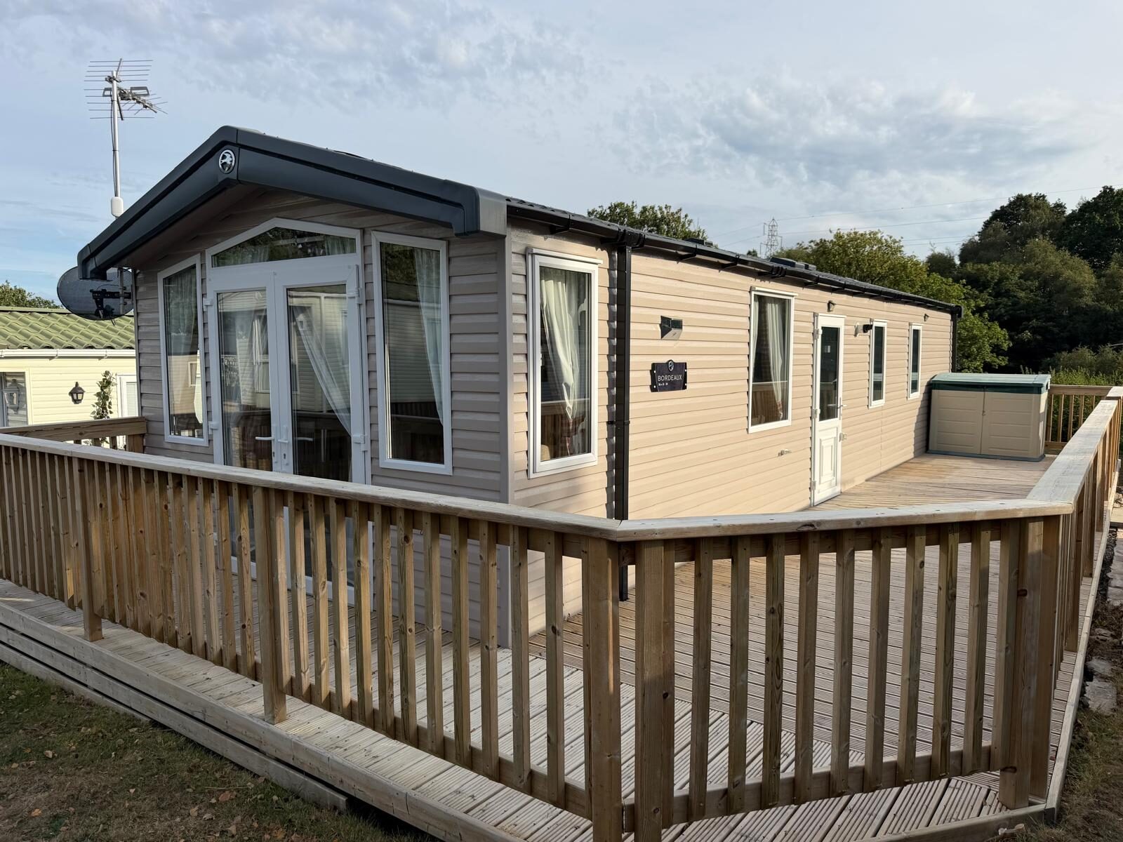 Swift Bordeaux – Plot 33 lodge photo 1