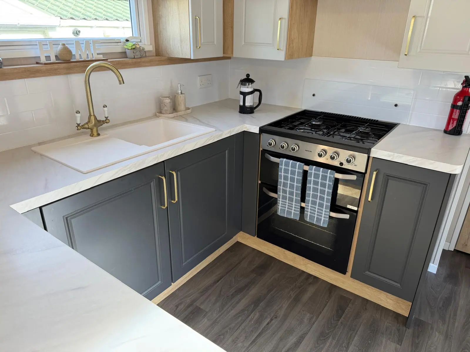 Swift Bordeaux – Plot 33 lodge photo 2