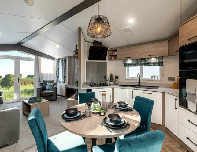 Atlas Status 40×13 lodge photo 2