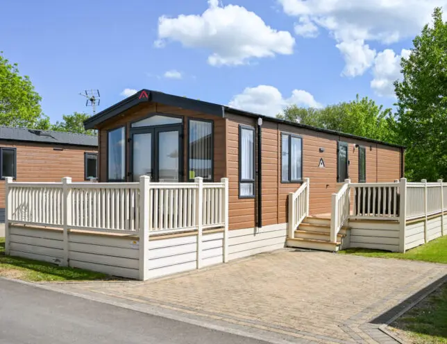 Atlas Status 40×13 lodge photo 1