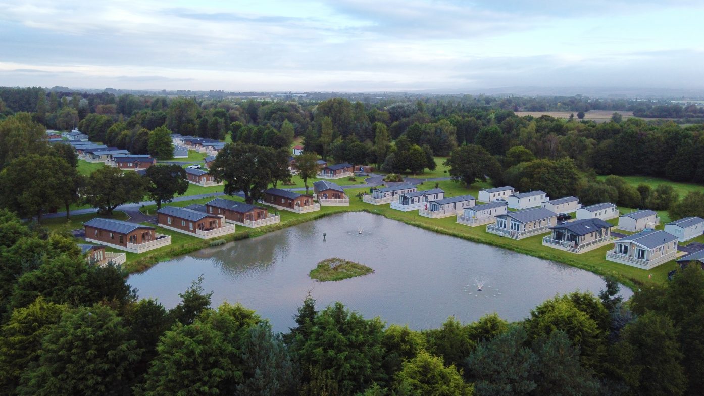 Allerthopre Golf and Country park lake and lodges seen from above