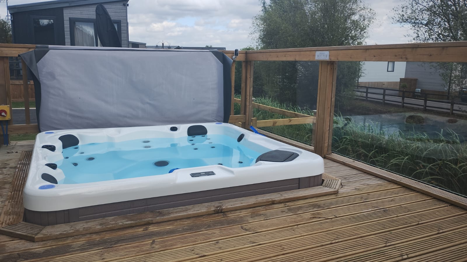 Brickyard lakes - lodges-for-sale