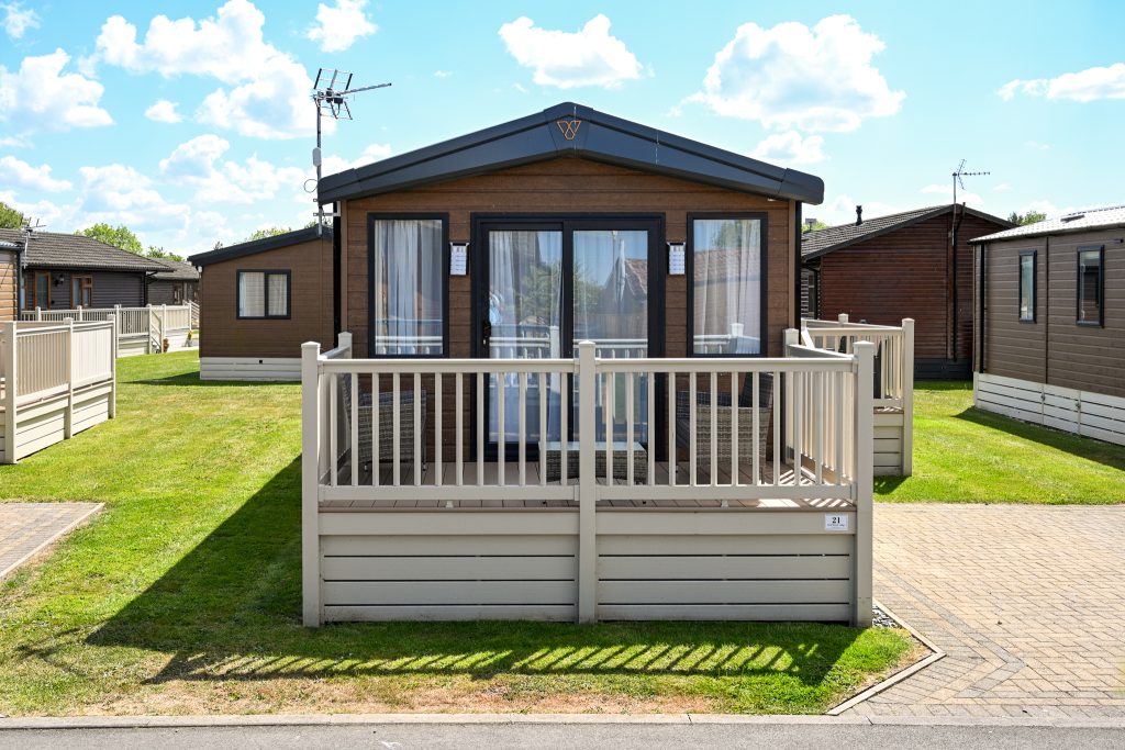 Victory Stonewood 38×12 lodge photo 13